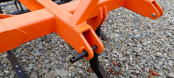 Плуг чизельный ПЧН 1,6 с планчатым катком купить в Ярославле – «БДН-АгроКубань», 5