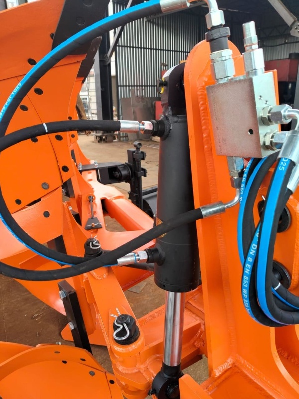 Плуг навесной оборотный 3/35 купить в Ярославле – «БДН-АгроКубань», 3