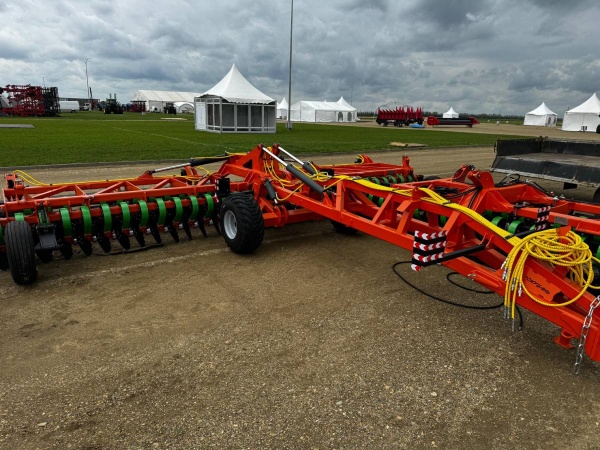 Лущильник мульчировщик дисковый прицепной «АВРОРА» ЛД-8Л (евро-складывание) ЛАФЕТ купить в Ярославле – «БДН-АгроКубань», 2