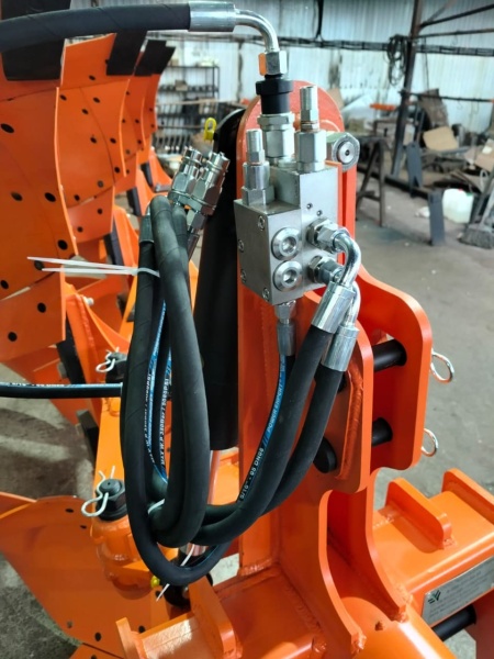 Плуг навесной оборотный 3/35+1 купить в Ярославле – «БДН-АгроКубань», 3